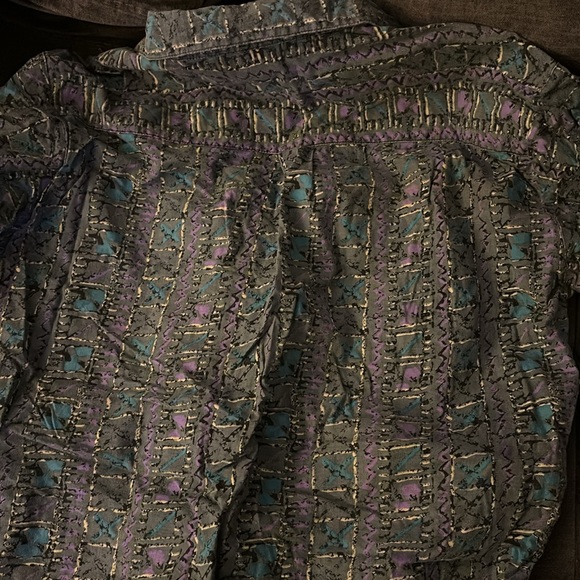 Vintage 80’s Campus Button-up shirt. Awesome design. - Picture 4 of 4